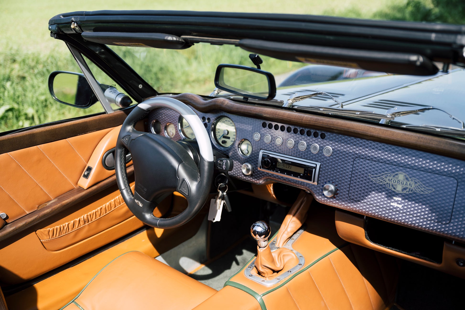 Steering wheel and dashboard. 2005 Morgan Aero 8.