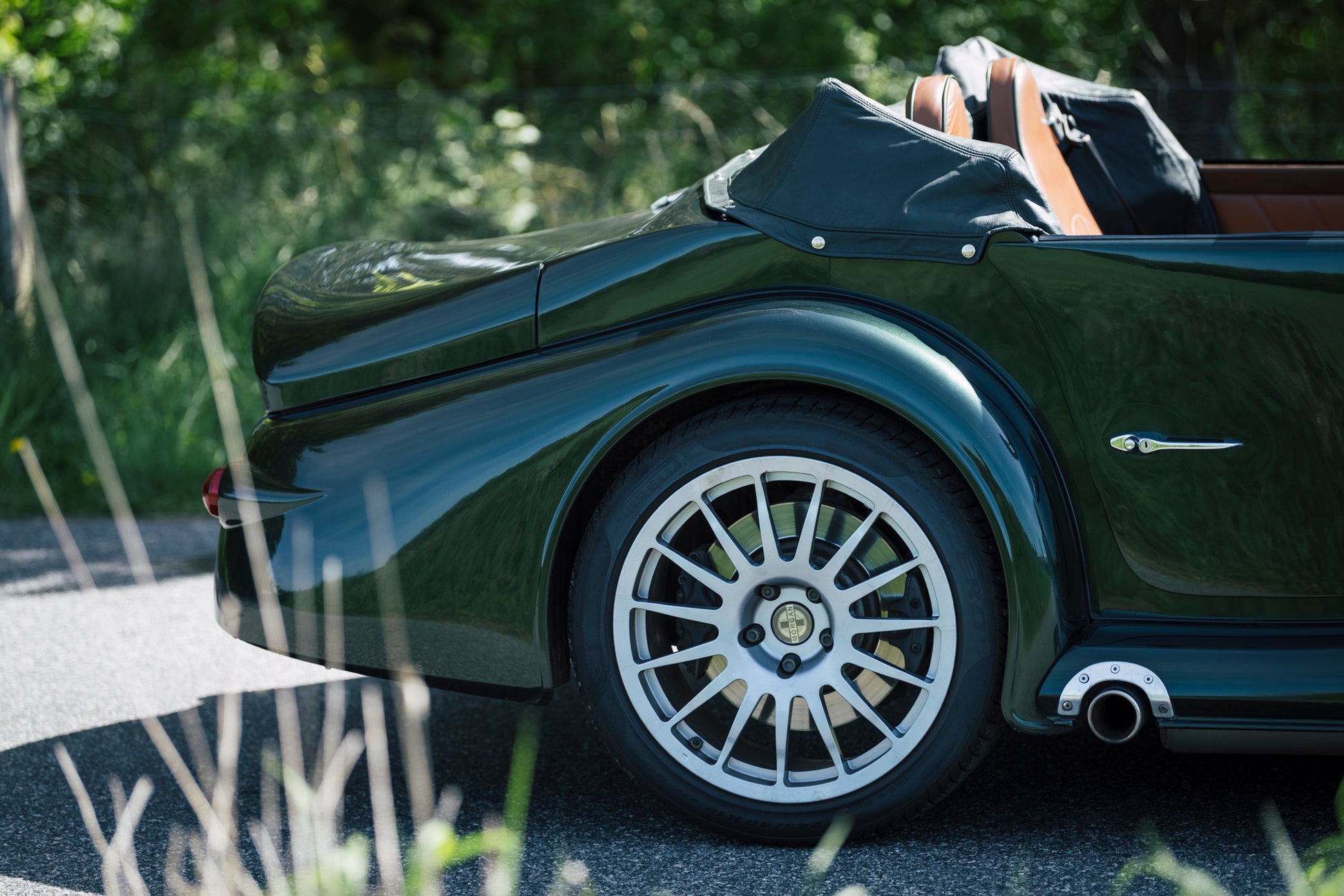 Rear wheel. 2005 Morgan Aero 8 for sale.