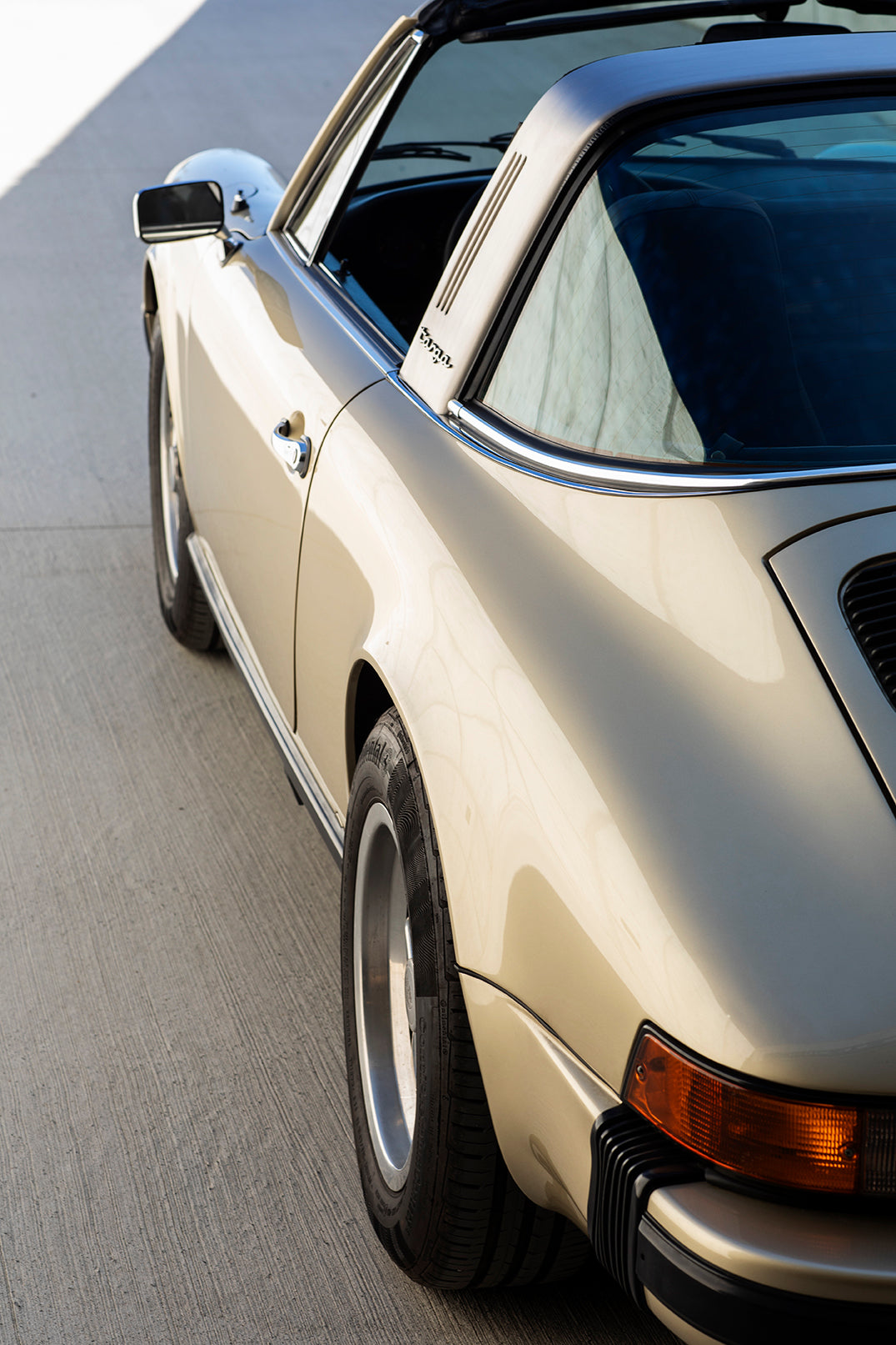 Classic 1975 Porsche 911S Targa for sale.