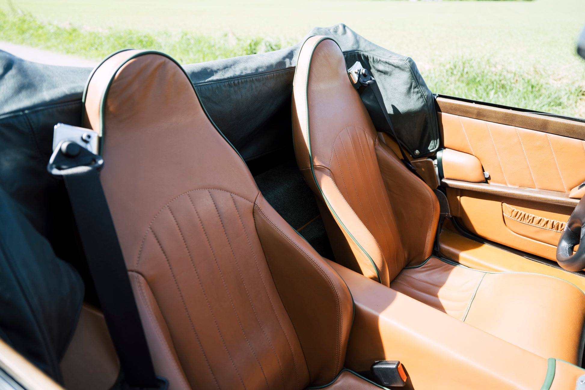 Brown leather seats. 2005 Morgan Aero 8.