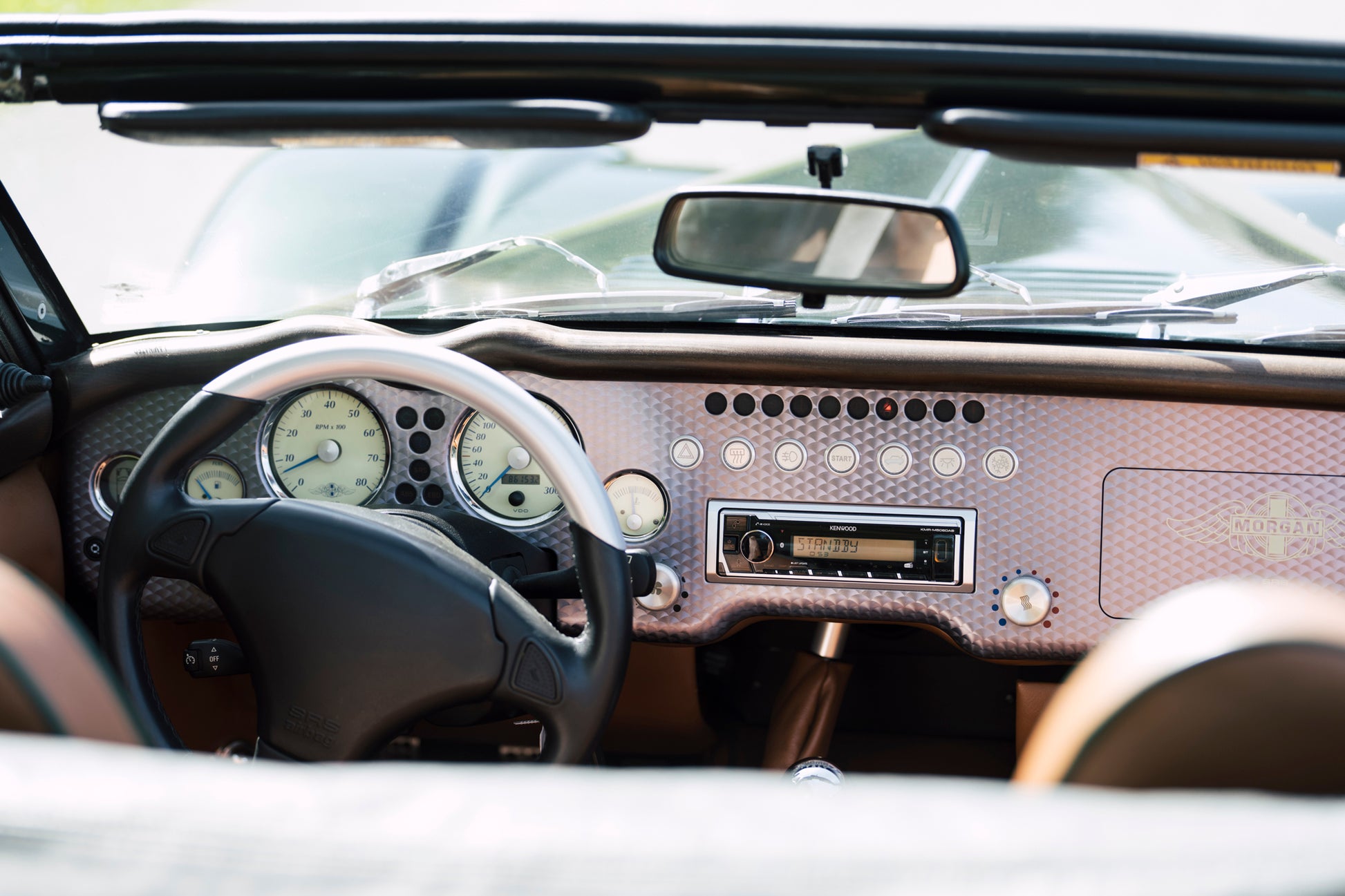 Dashboard in carbon fiber finish. 2005 Morgan Aero 8.