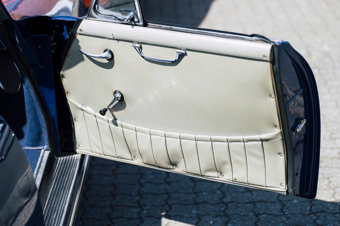 Door upholstery. 1962 Porsche 356 B 1600 S Cabriolet T6 for sale.