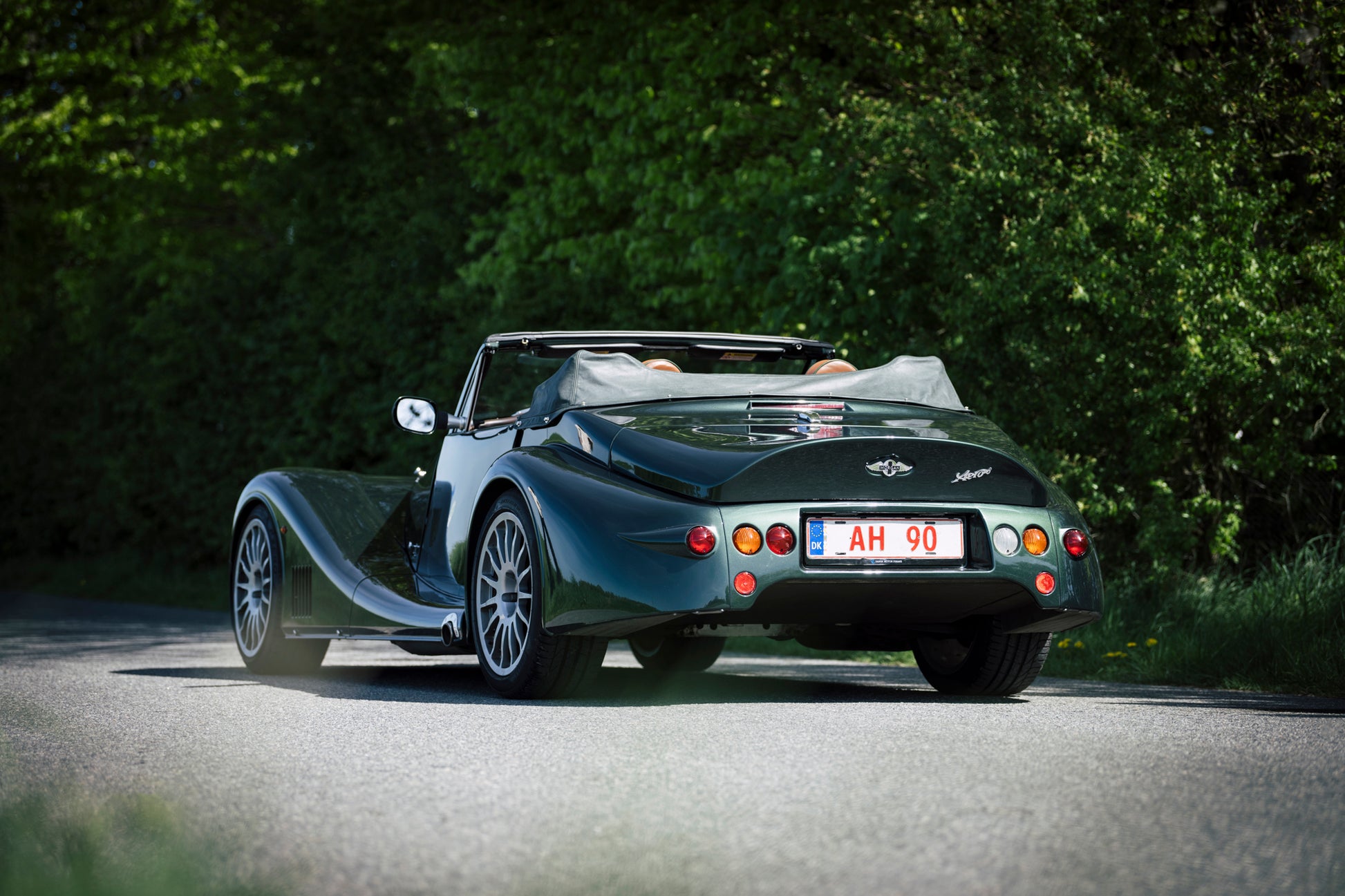 Stylish 2005 Morgan Aero 8.