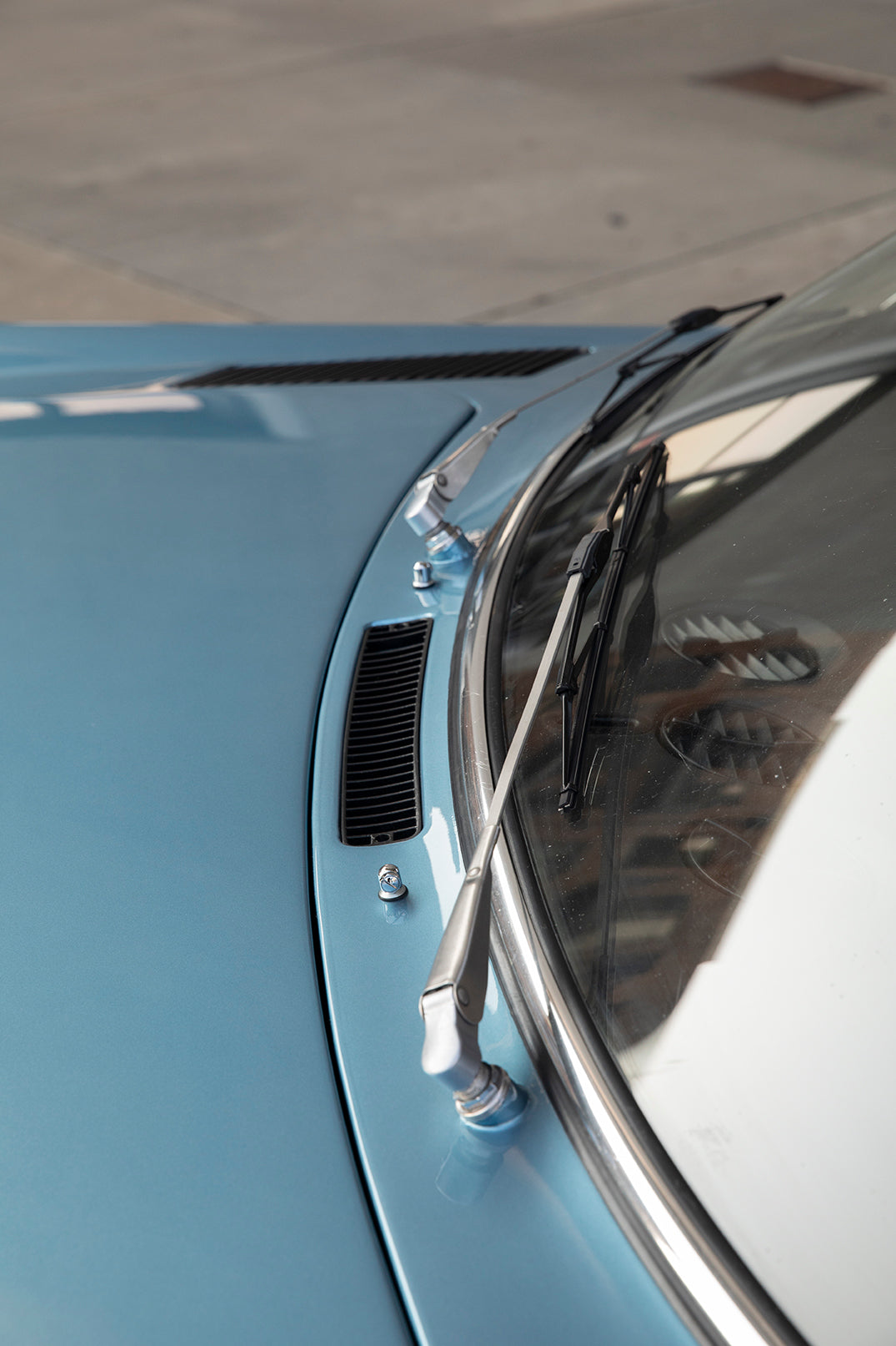 Windshield wipers. 1969 Ferrari 365GT 2+2.