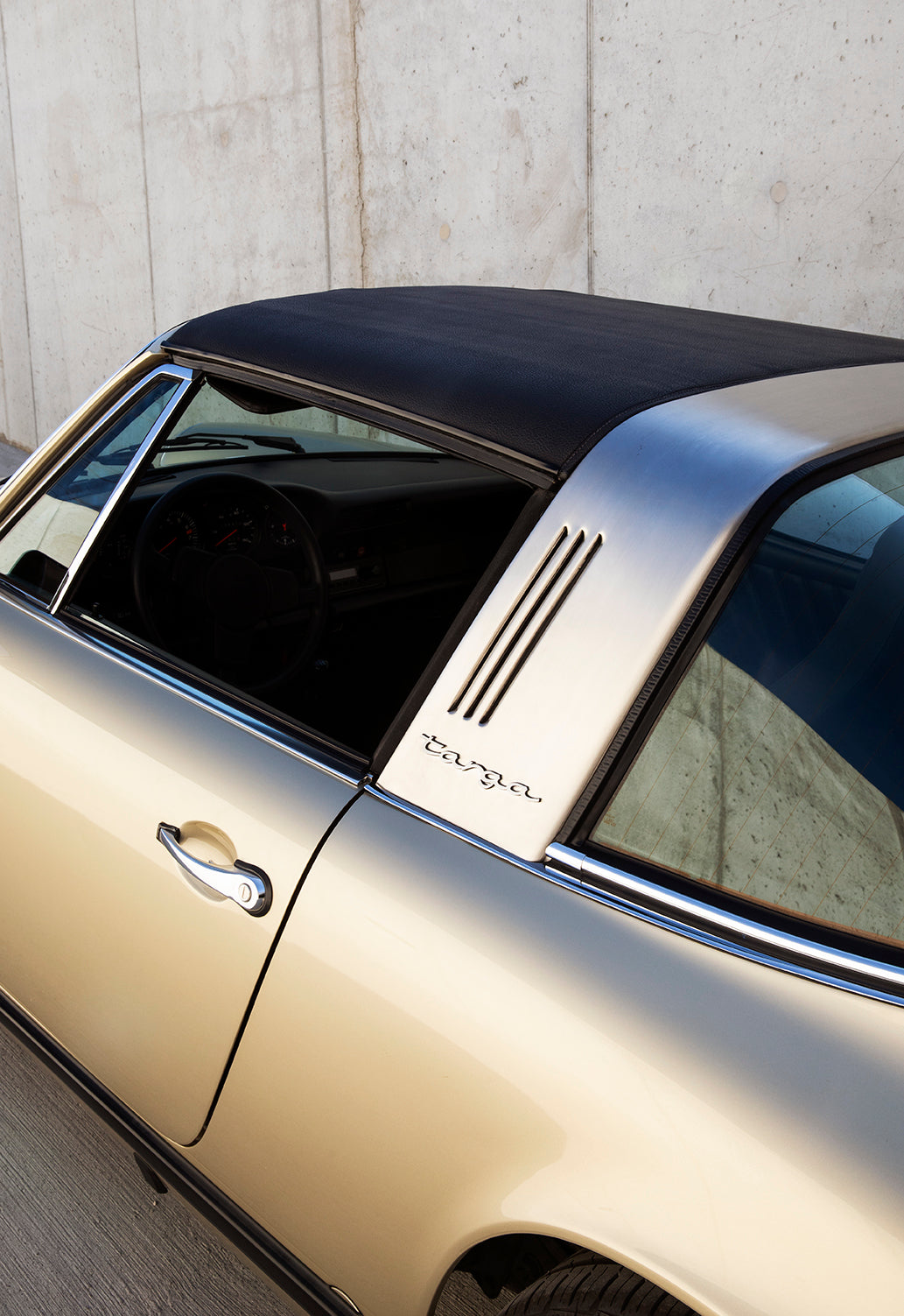 Roof. 1975 Porsche 911S Targa for sale.