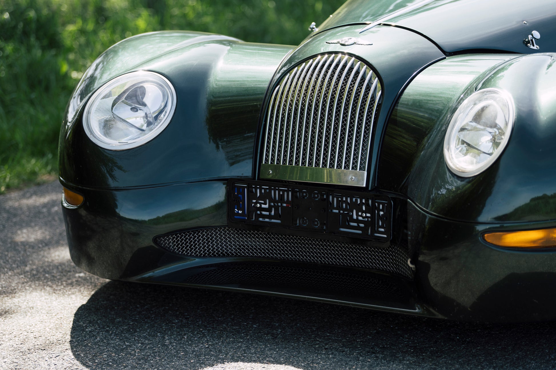 Front grille closeup. 2005 Morgan Aero 8.