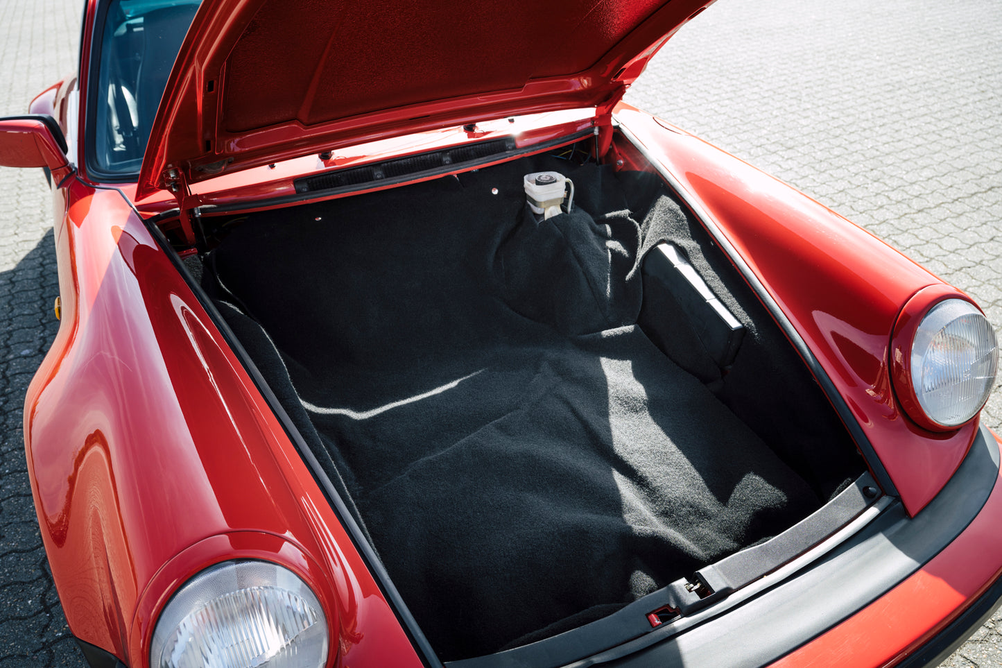 Open storage compartment. 1979 Porsche 930 Turbo 3.3 Litre.