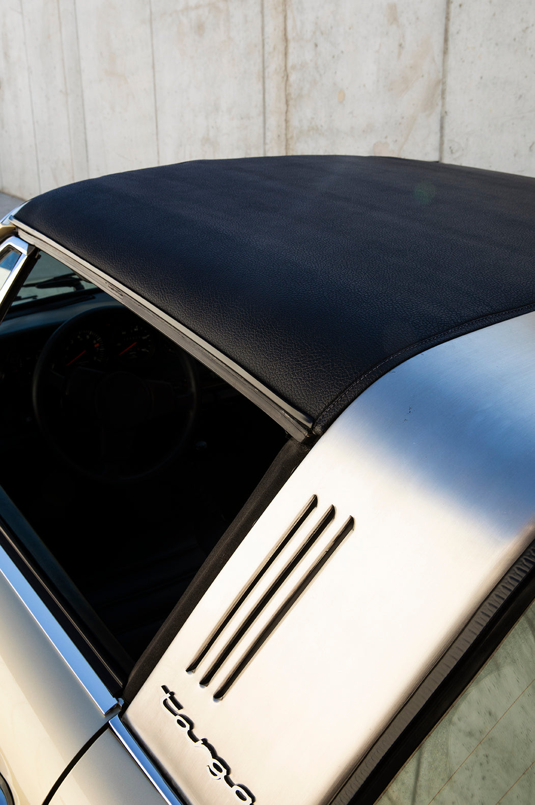 Roof attached. 1975 Porsche 911S Targa for sale.
