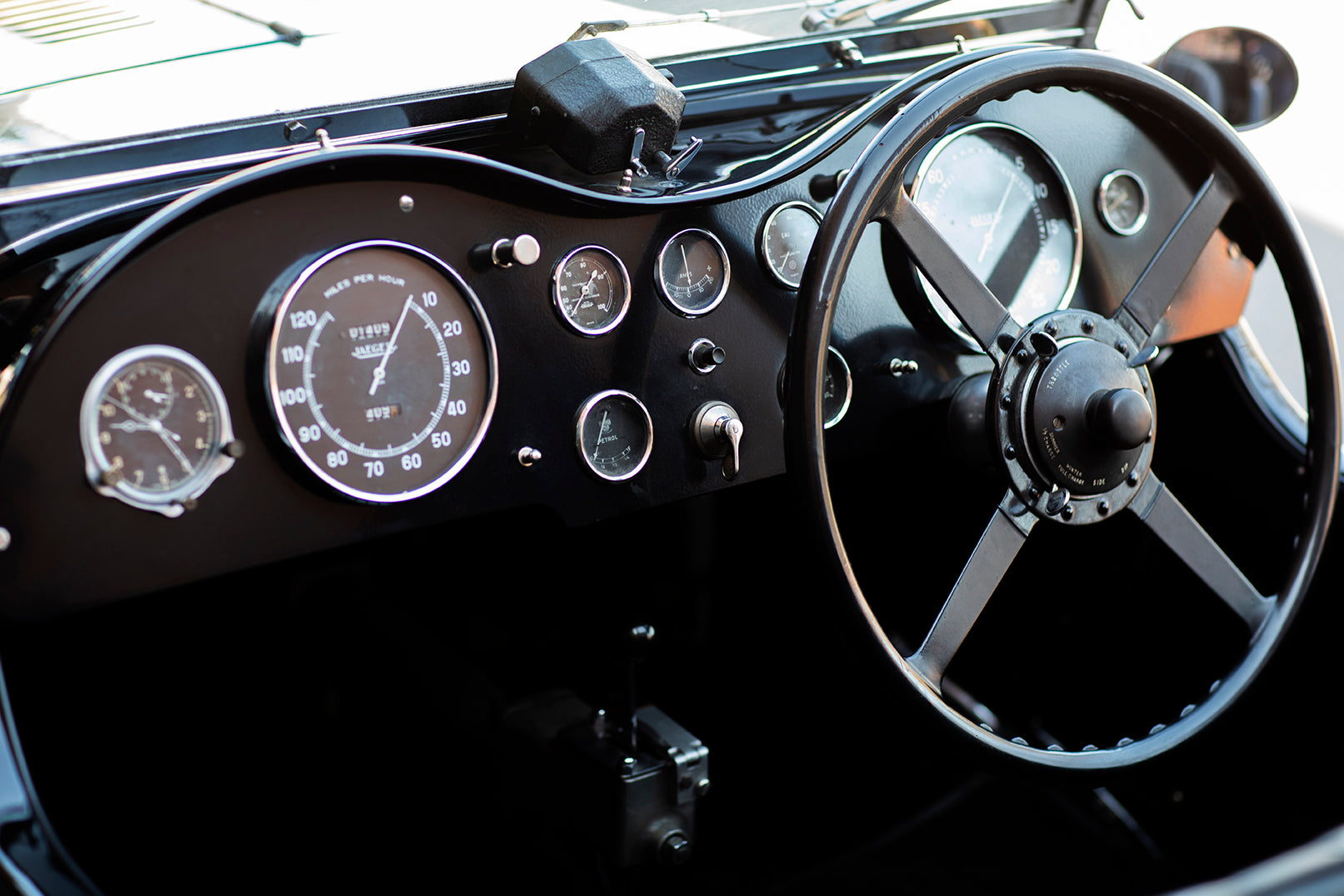 Dashboard and steering wheel. 1933 Aston Martin Le Mans Short Chassis.