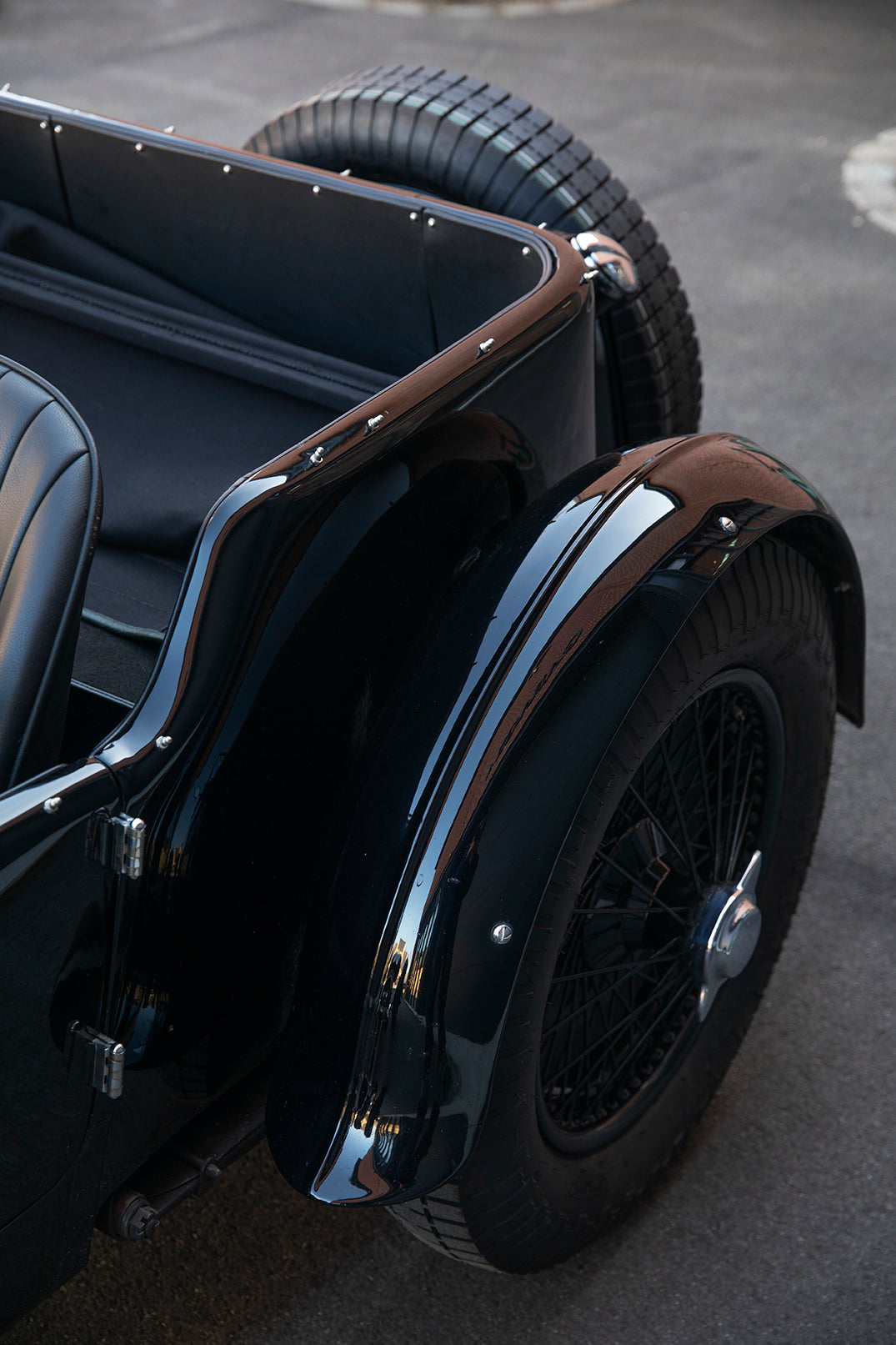 Rear wheel. 1933 Aston Martin Le Mans Short Chassis.