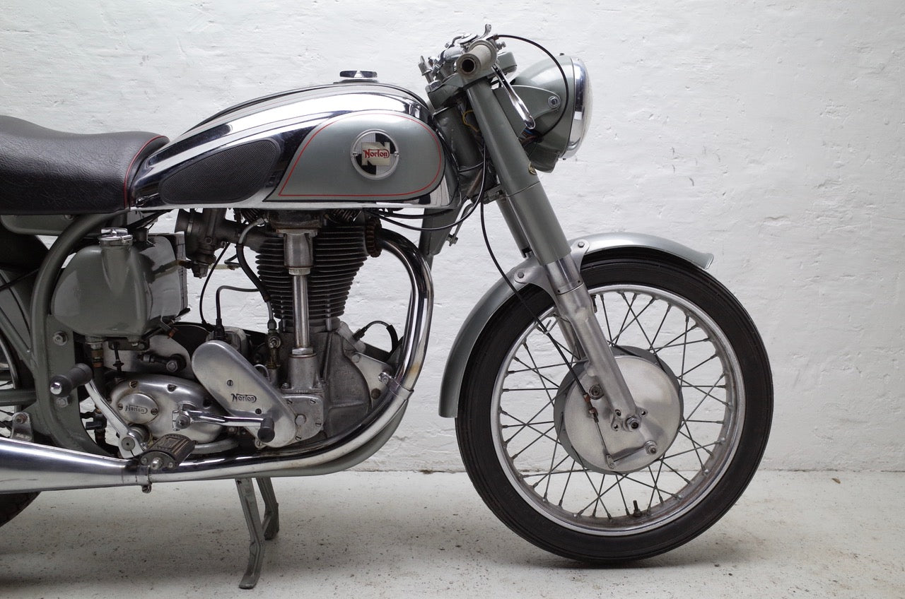 1956 Norton International M30 500cc SOHC