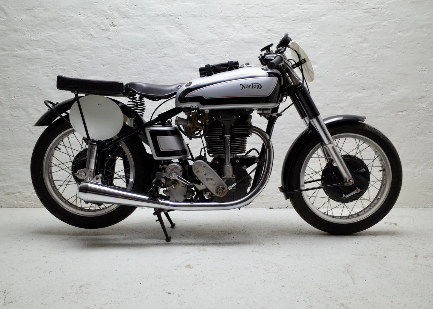 1949 Norton Manx DOHC Garden Gate