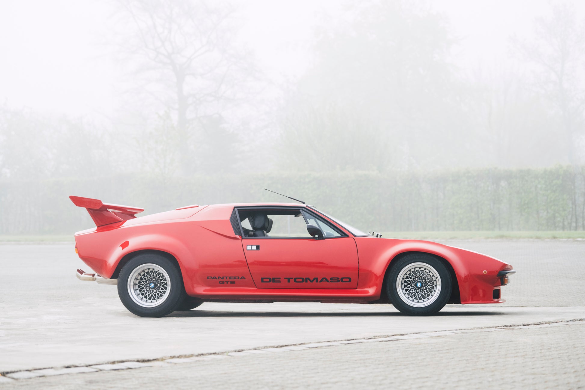 Side profile. 1973 DeTomaso Pantera To GT5-S Specification classic car.
