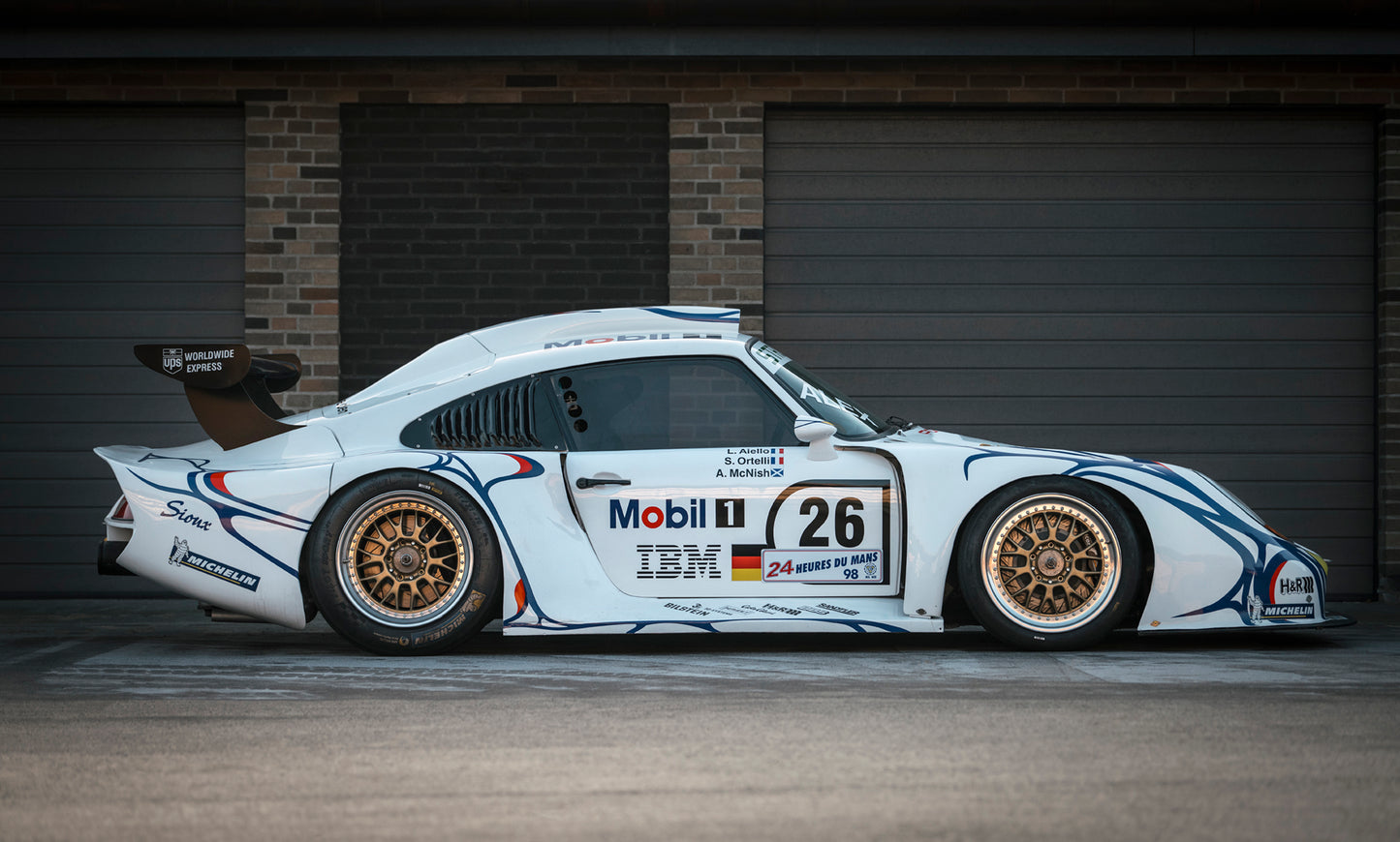 Side profile. 1997 Porsche 911 GT1 for sale.