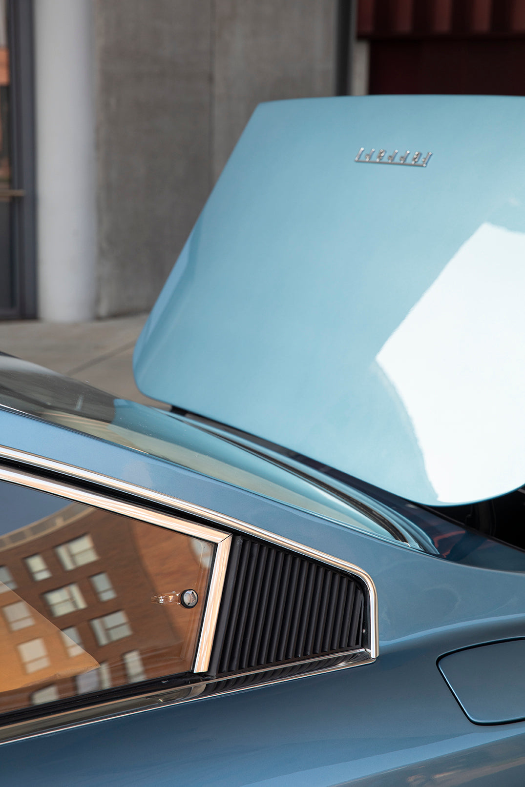Open trunk lid. 1969 Ferrari 365GT 2+2 for sale.
