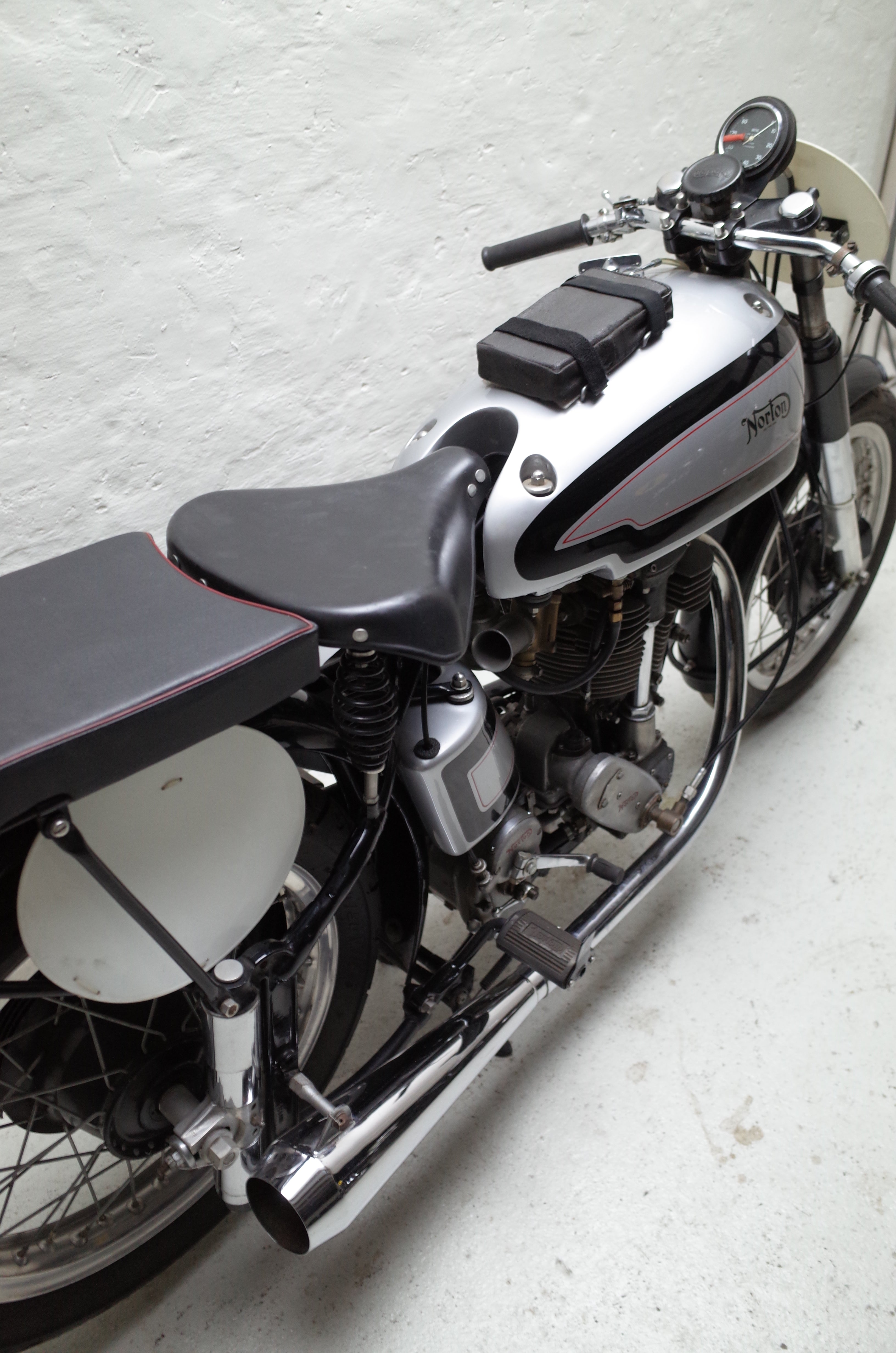 1949 Norton Manx DOHC 500cc – Century Limited