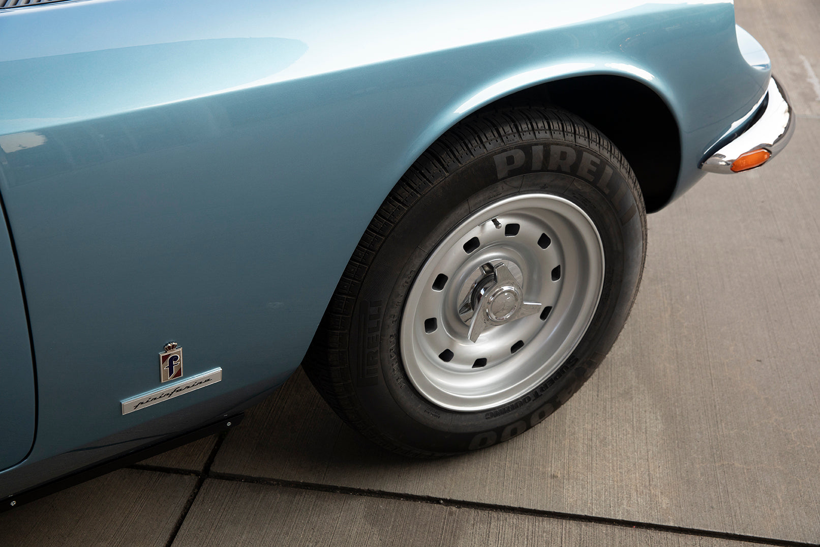 Wheel closeup. 1969 Ferrari 365GT 2+2.