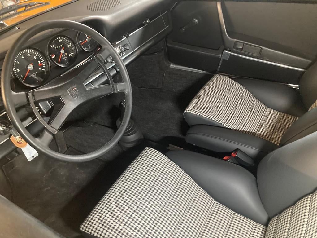 1972 Porsche 911S 'Oil klappe'