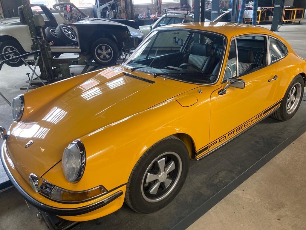1972 Porsche 911S 'Oil klappe'