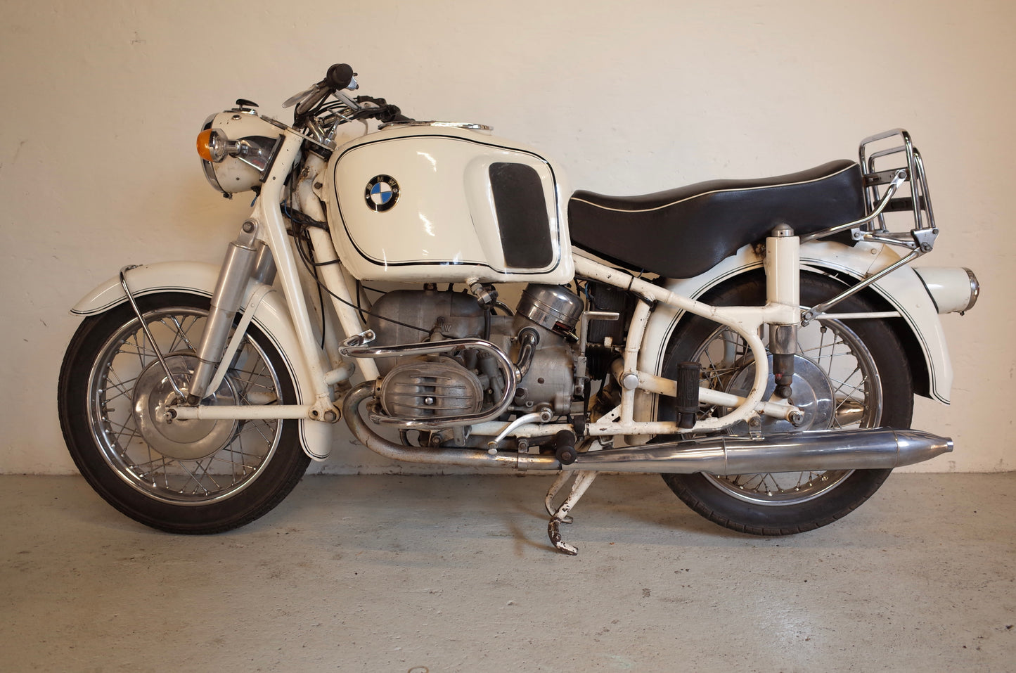 1965 BMW R60/2 Dover White