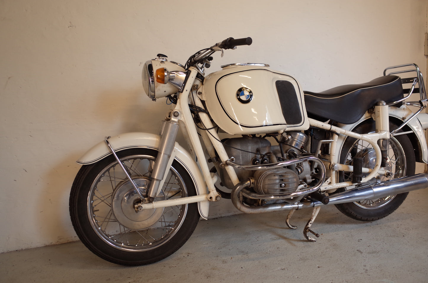 1965 BMW R60/2 Dover White