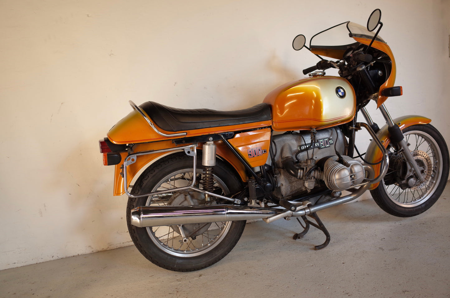 1975 BMW R90S. 900cc Boxer Twin.