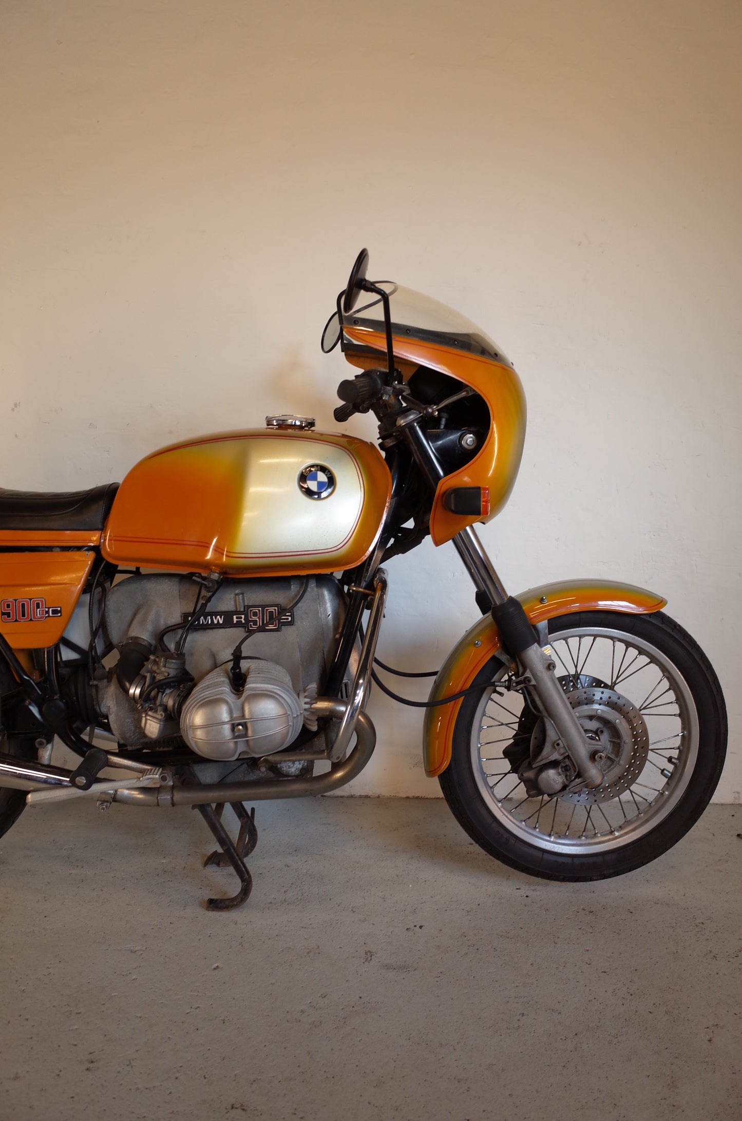 1975 BMW R90S. 900cc Boxer Twin.